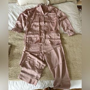 Silk pajamas size M LilySilk